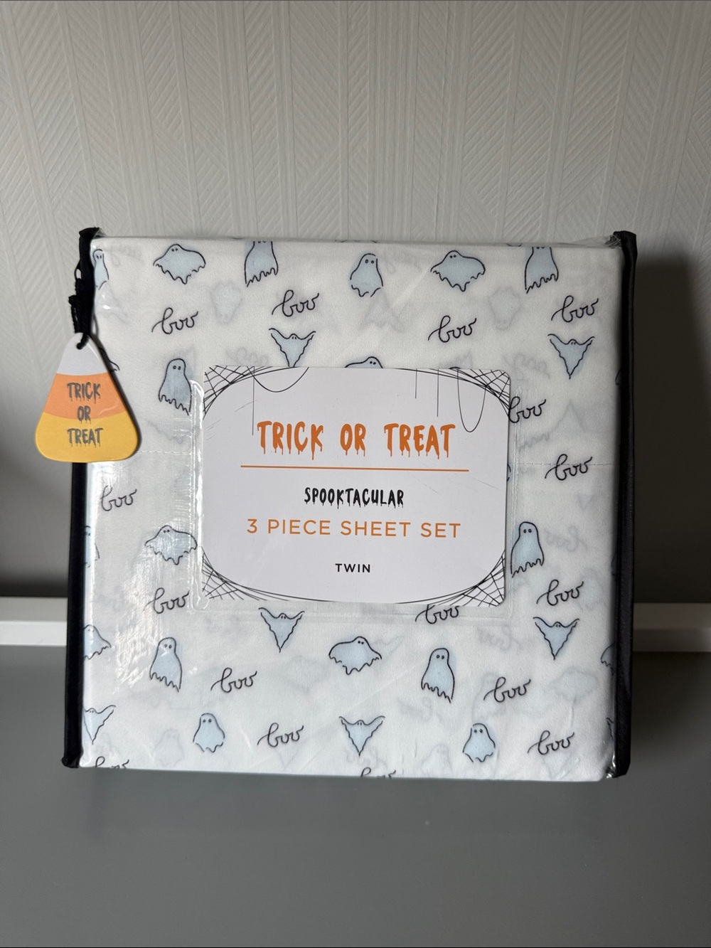 Trick or Treat Spooktacular Ghost Twin Sheet Set - White & Light Blue